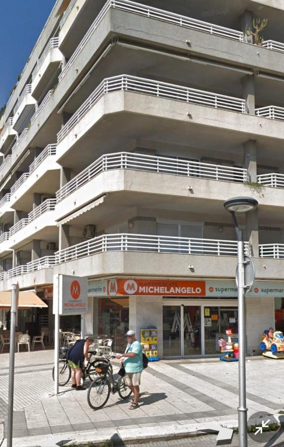 Apartamentos Ch Salou Bagian luar foto
